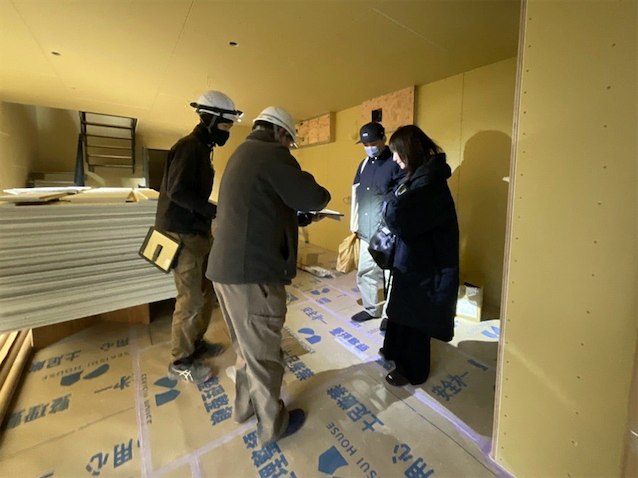 あいのり・桃、建設中の新居でまさかの後悔告白「毎日辛い気持ちになっているのです…」