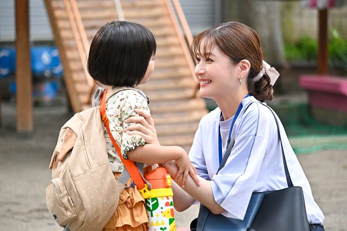 倉田瑛茉、松本若菜「西園寺さんは家事をしない」第3話より(C)TBS