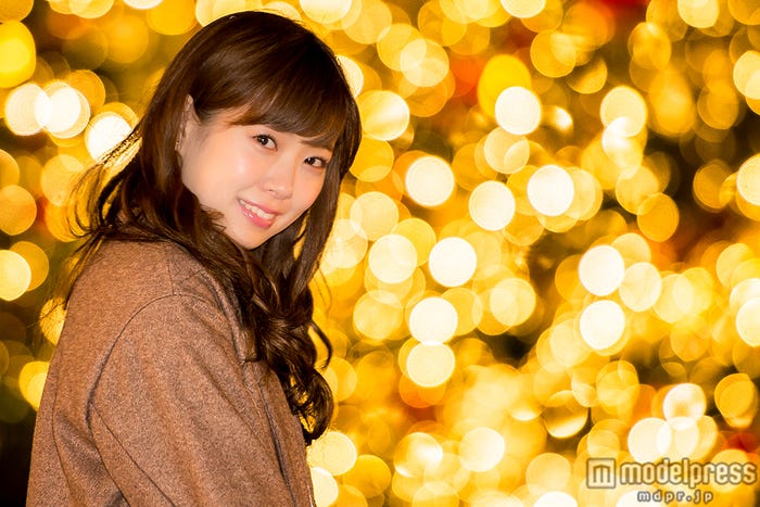 イルミネーションで可愛さ輝く!(C)モデルプレス
