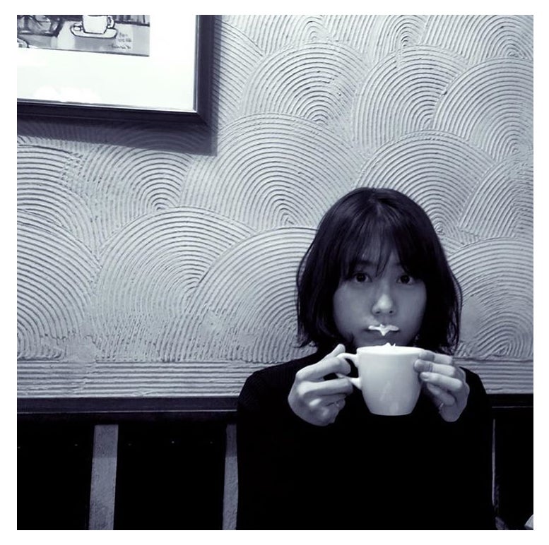 有村架純、おちゃめショットが可愛すぎ「コーヒーが冷めちゃいますよ」「癒やし」の声続出