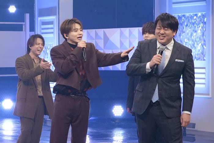 Da-iCE、安村直樹日本テレビアナウンサー(C)日本テレビ