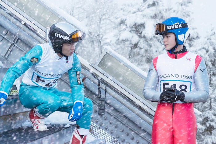 田中圭、眞栄田郷敦(C)2020映画「ヒノマルソウル」製作委員会