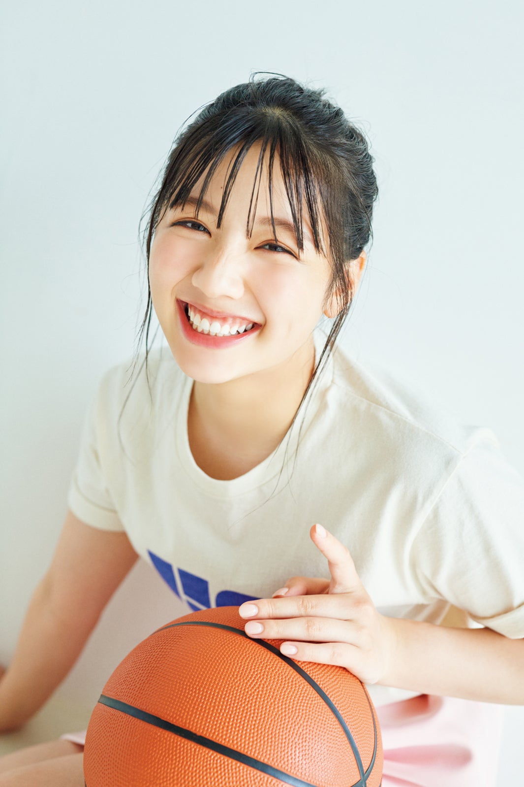 渡邉美穂、1年ぶりグラビア登場 日向坂46メンバーとの交流語る