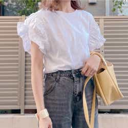 モデルプレス - 着るだけで二の腕が細く見える!大人女子向けZARA「Tシャツ」で夏の正解着回しコーデ