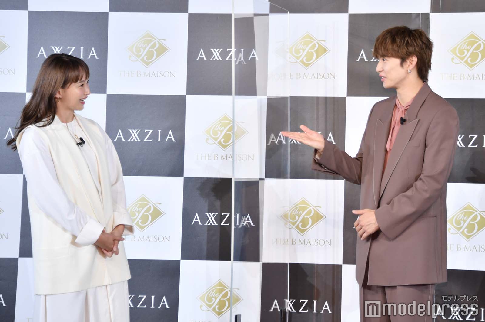 藤本美貴、佐藤大樹 （C）モデルプレス