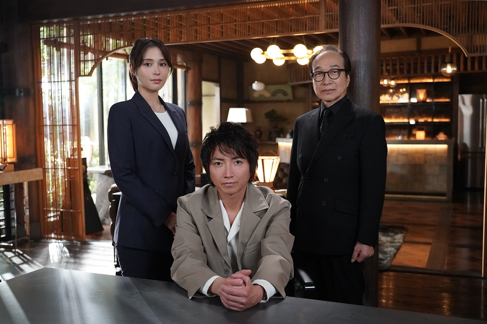 広瀬アリス、藤原竜也、小日向文世「全領域異常解決室」（C）フジテレビ
