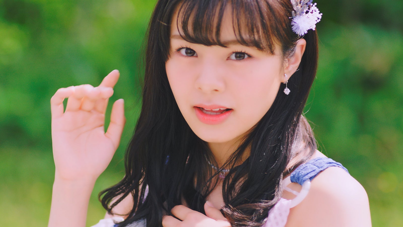 本間日陽　AKB48「サステナブル」MV（C）AKS／キングレコード