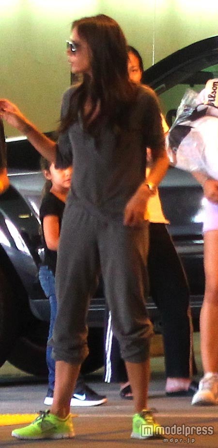 ファッショニスタは卒業？ヴィクトリア・ベッカムがついにスウェットパンツ解禁