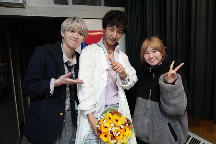 白岩瑠姫、上杉柊平、酒井麻衣監督(C)2023『夜が明けたら、いちばんに君に会いにいく』製作委員会