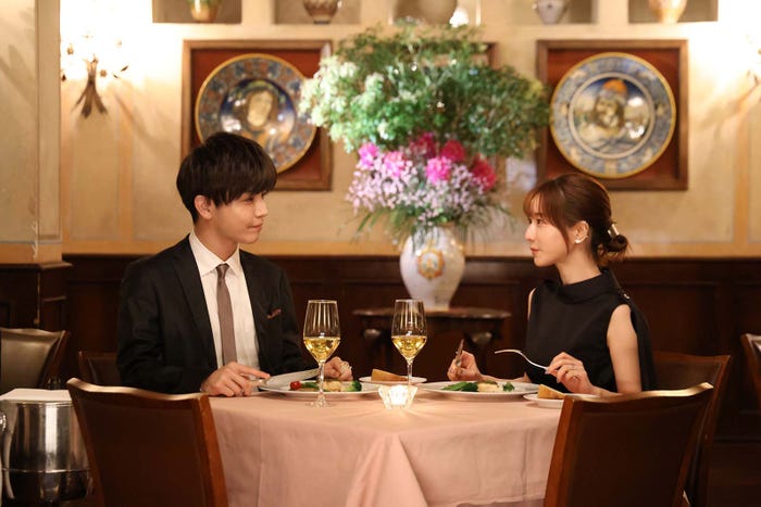 岩田剛典、田中みな実「あなたがしてくれなくても」第7話より(C)フジテレビ