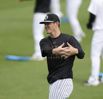 阪神 前日敗戦投手のルーカスが2軍に合流 来日後勝ち星なし 3試合連続初回失点で防御率5.52