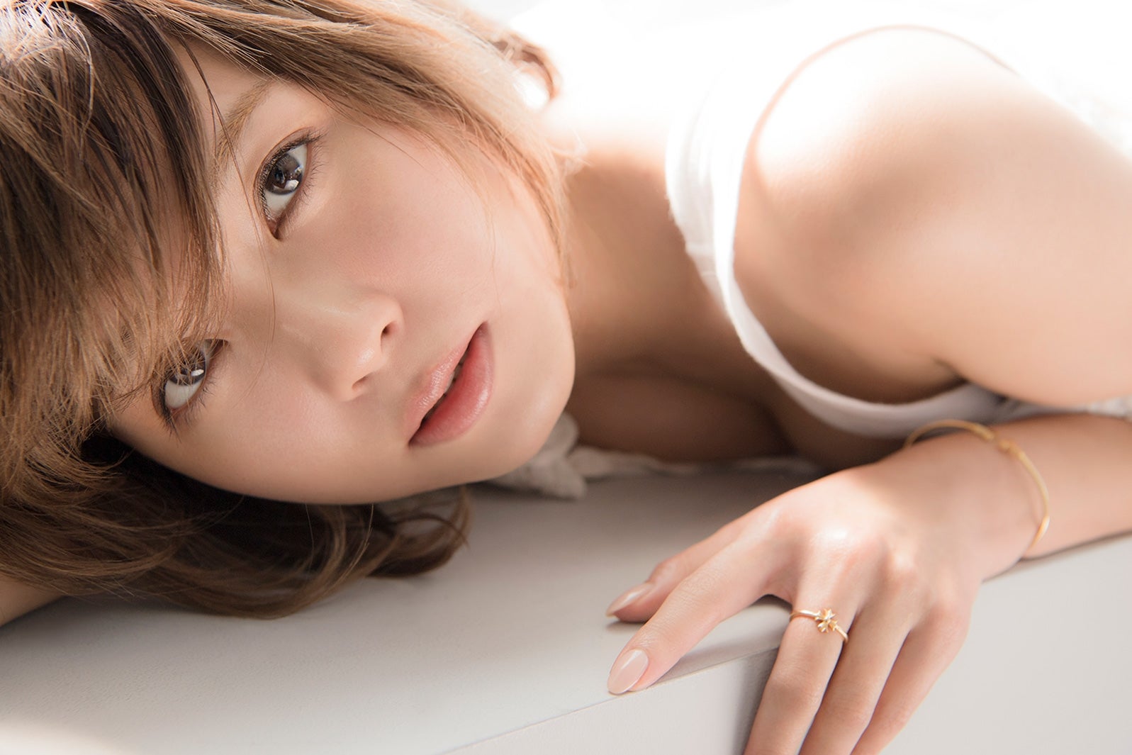 宇野実彩子／「Bloomin’」より（画像提供：小学館）