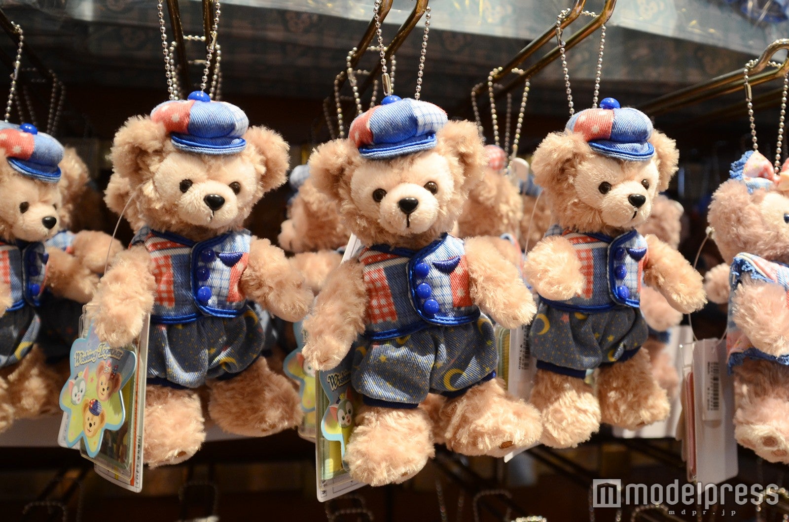 ダッフィーのぬいぐるみバッジ￥1900（C）モデルプレス