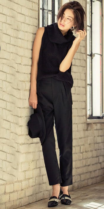 タートルノースリーブニットトップス「Re:EDIT by GALSTAR」2,298円（税込）／画像提供：Re:EDIT by GALSTAR