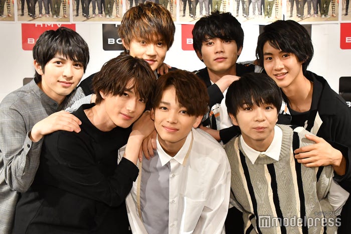 M!LK/(前列左から)山中柔太朗、宮世琉弥、塩崎太智(後列左から)吉田仁人、佐野勇斗、板垣瑞生、曽野舜太 (C)モデルプレス