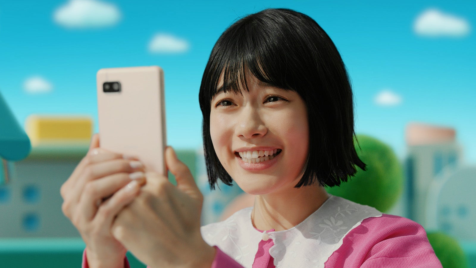 杉咲花／CM「杉咲さんの検索するなら地図から篇」より（提供写真）