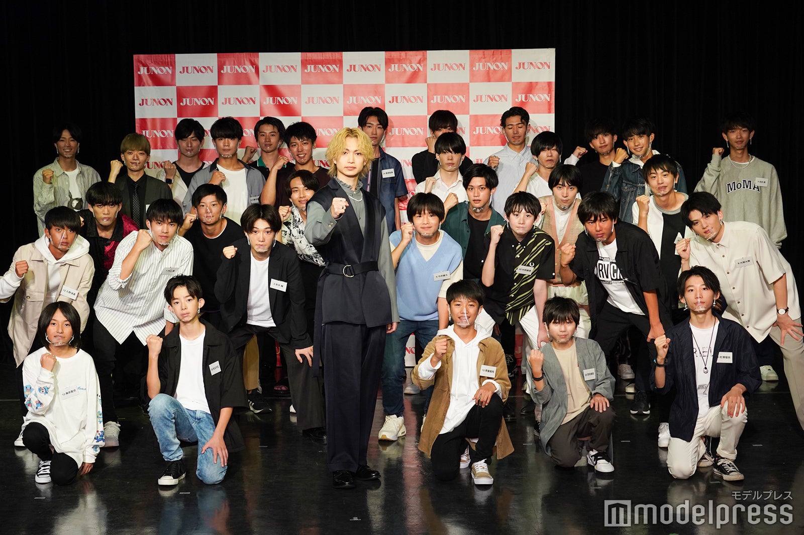 「第34回ジュノン・スーパーボーイ・コンテスト」BEST35と綱啓永（C）モデルプレス