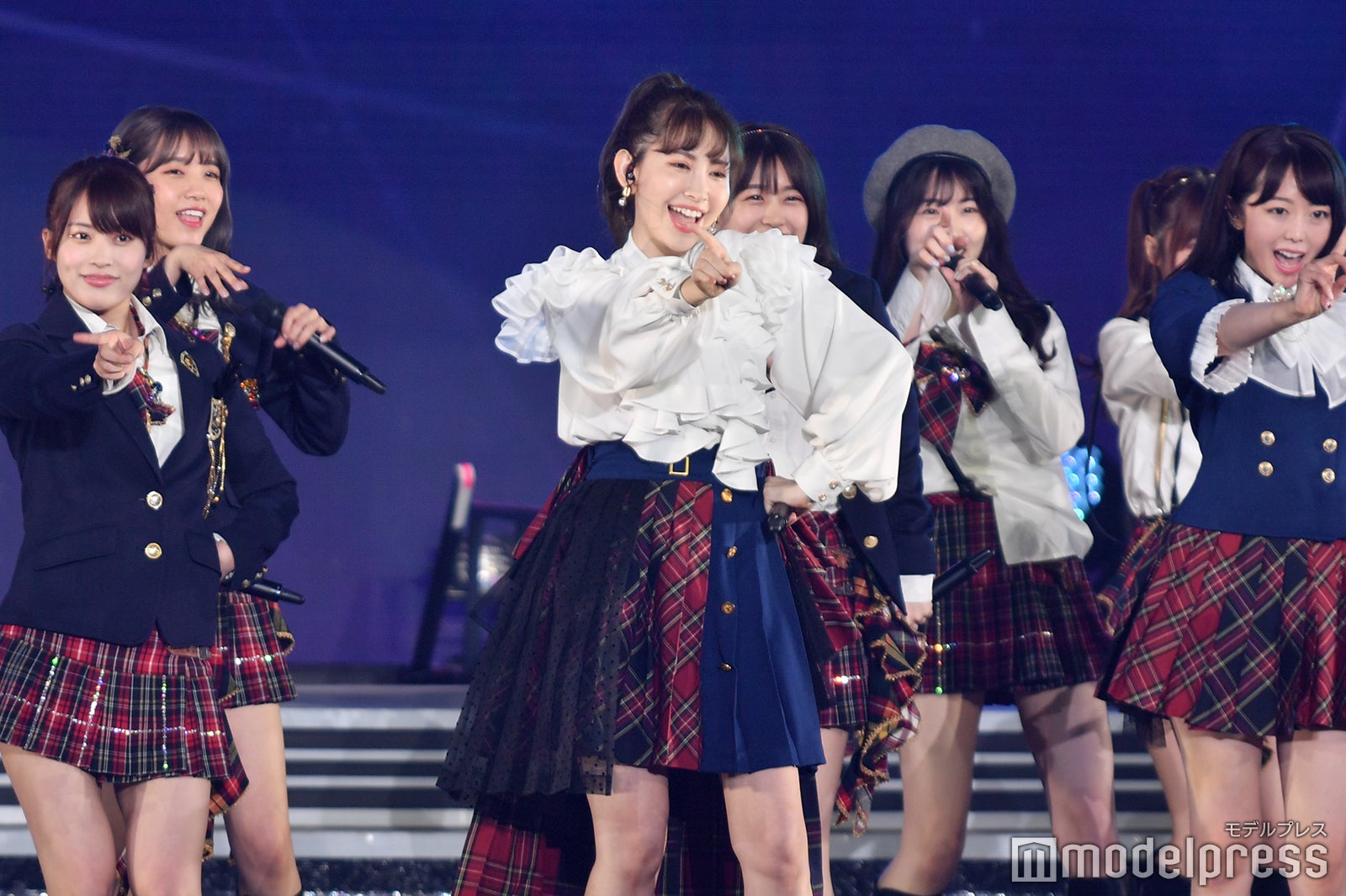 小嶋陽菜「峯岸みなみ卒業コンサート～桜の咲かない春はない～」（C）モデルプレス