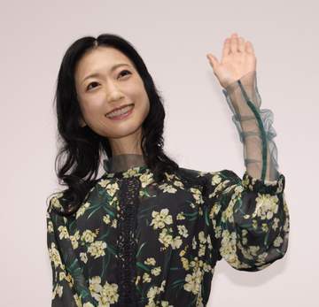 壇蜜45歳 美貌とトークは健在「ごきげんよう、壇蜜です」 映画「旅立ちのラストダンス」トークショーでおちゃめに「香港の線香はめっちゃ太い」