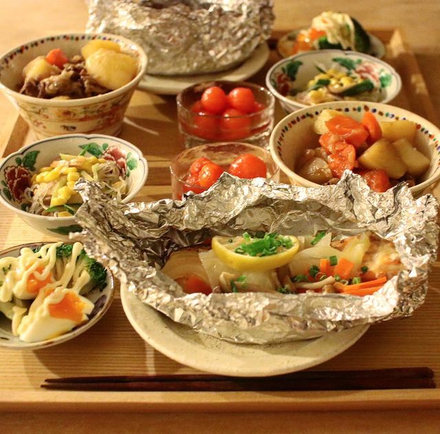 鮭のホイル焼きの献立 16選 もう迷わない あと一品が欲しい時のレシピをご紹介 モデルプレス