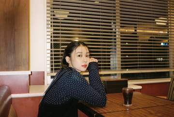 鳴海唯 来年の卓上カレンダー 撮影は事務所先輩の人気女優が担当「本当にすてきな写真がありすぎて」