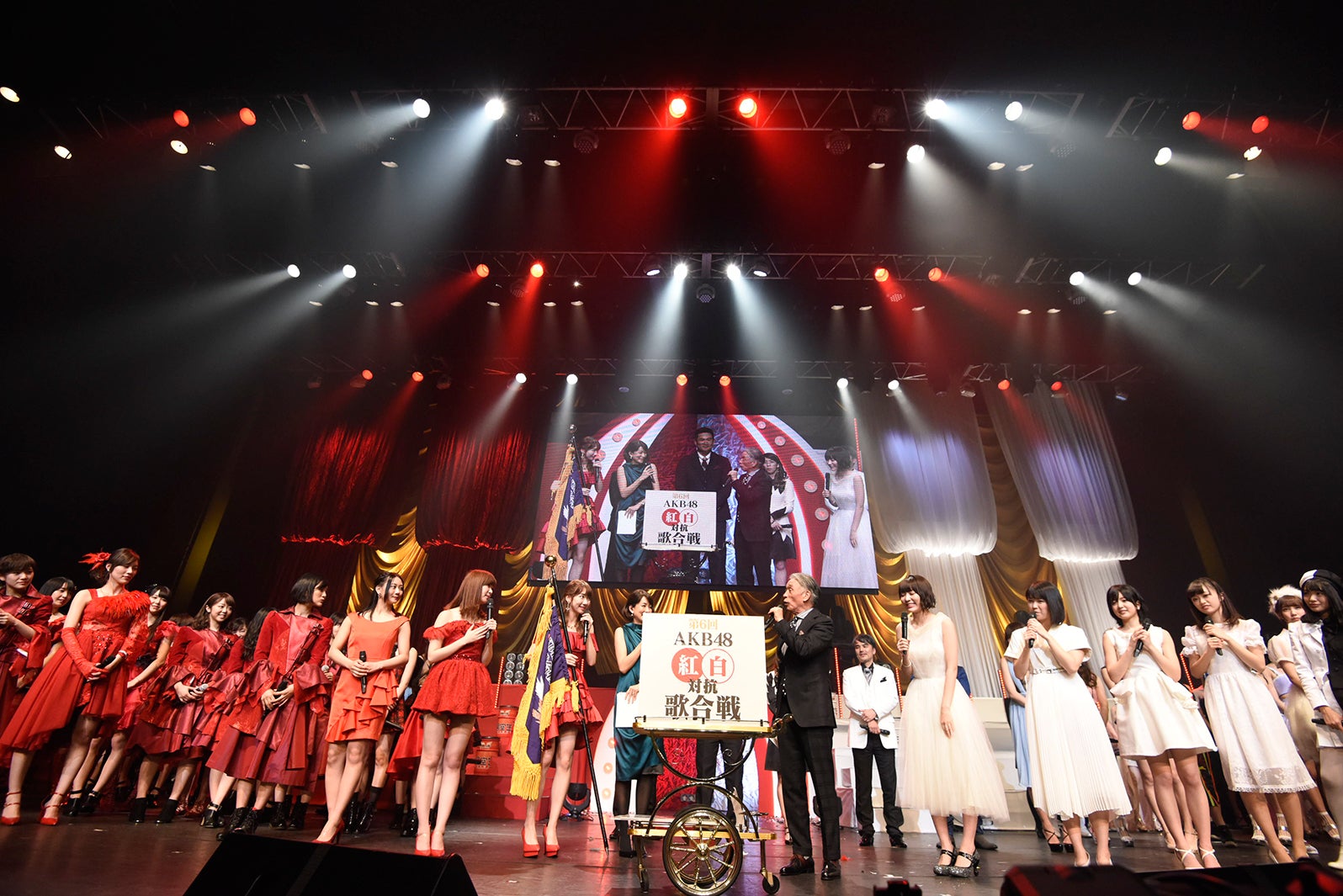 「第6回 AKB48紅白対抗歌合戦」（C）AKS