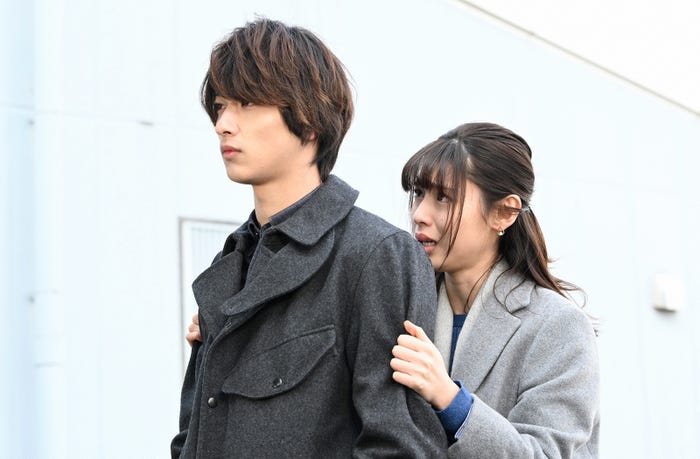 横浜流星、白石聖/「シロでもクロでもない世界で、パンダは笑う。」第8話より(C)日本テレビ