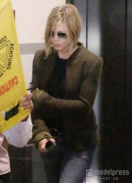 ジェニファー・アニストン、ロングヘアをばっさり　モデルは一般人だった!?　