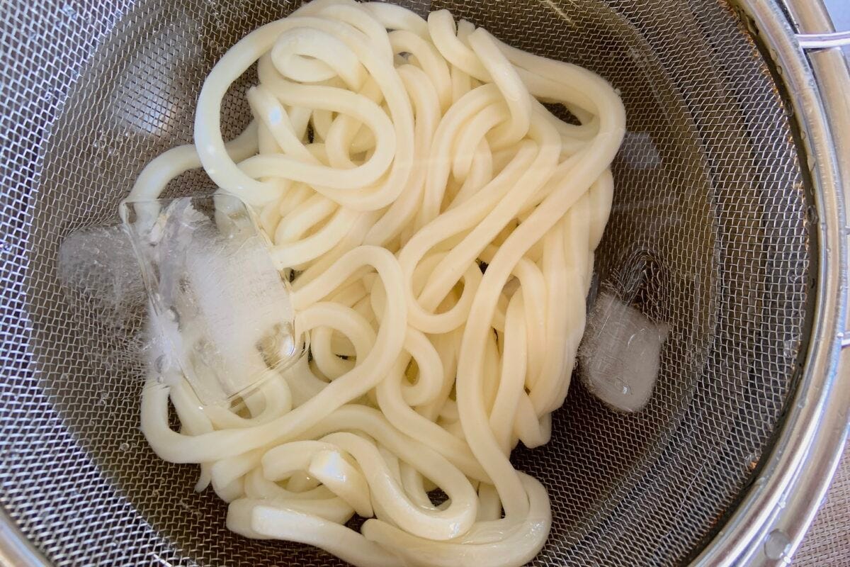 冷やしガーリックたらこうどん