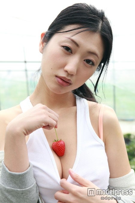 “超身大”の壇蜜、豊満バストで悩殺「すごいリアル」