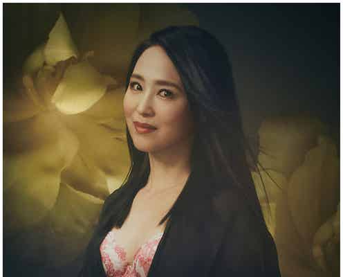 松田聖子、下着姿で“魅惑のバスト”披露 絵画のような美しさを発揮