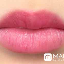 【RMK】「マルチペイントカラーズ」“07 パッションピンク”を唇に使用 (C)メイクイット
