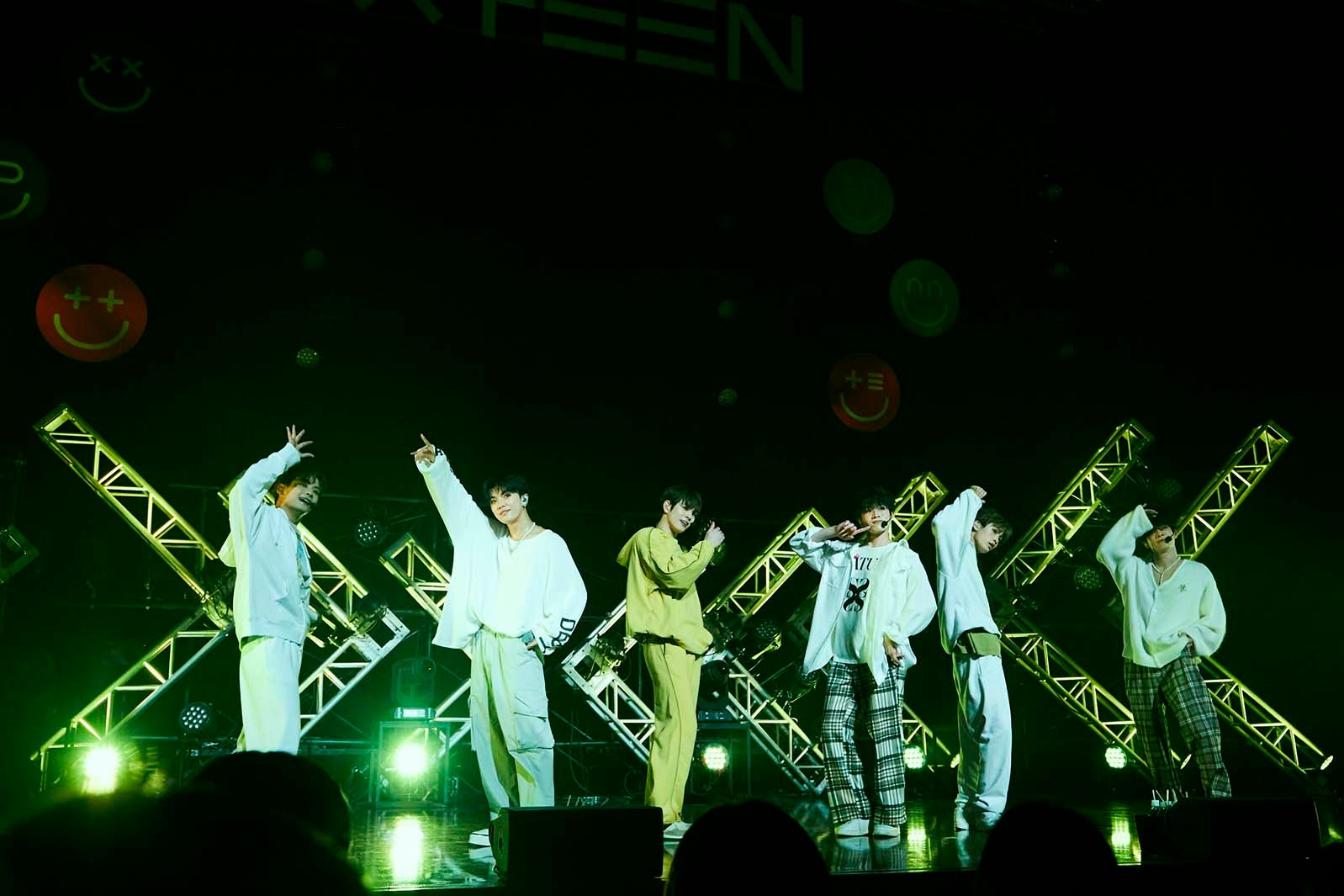 DXTEEN（C）LAPONE Entertainment