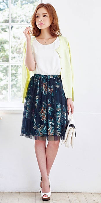 チュールレイヤードリゾート柄膝丈フレアスカート「Pierrot」2,700円（税込）