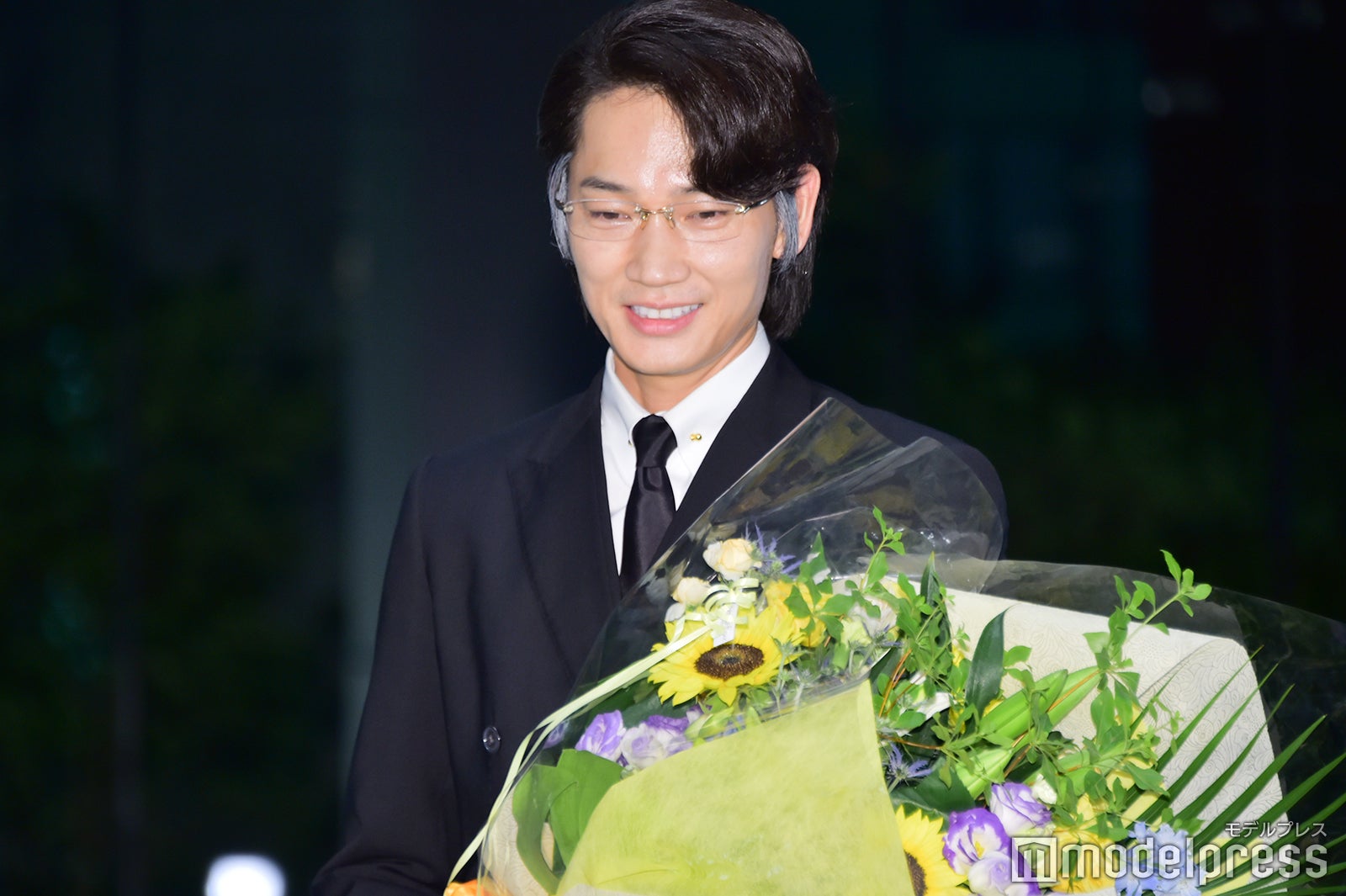 挨拶では言葉を詰まらせる場面も（C）モデルプレス