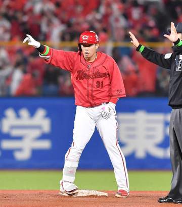 広島・坂倉 意地の走者一掃打 “全勝対決”敗れるも「切り替えて勝つだけ」 新井監督「仕切り直してあした？そうやね」