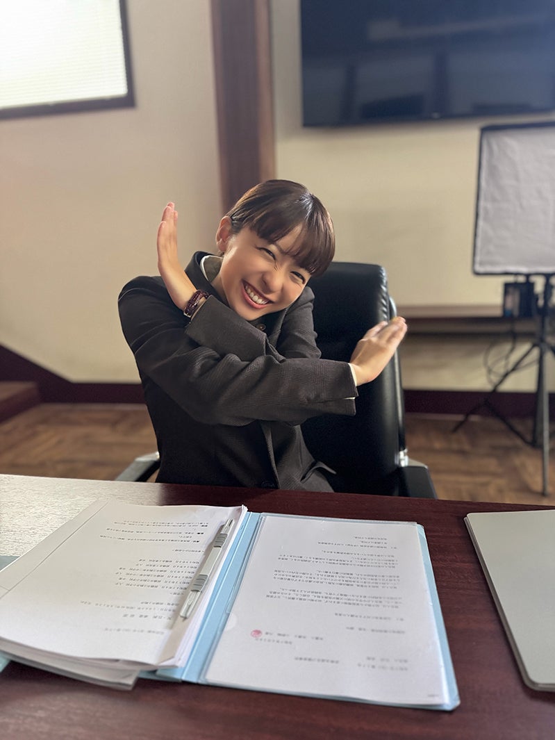 鳴海唯「テミスの不確かな法廷」（提供写真）