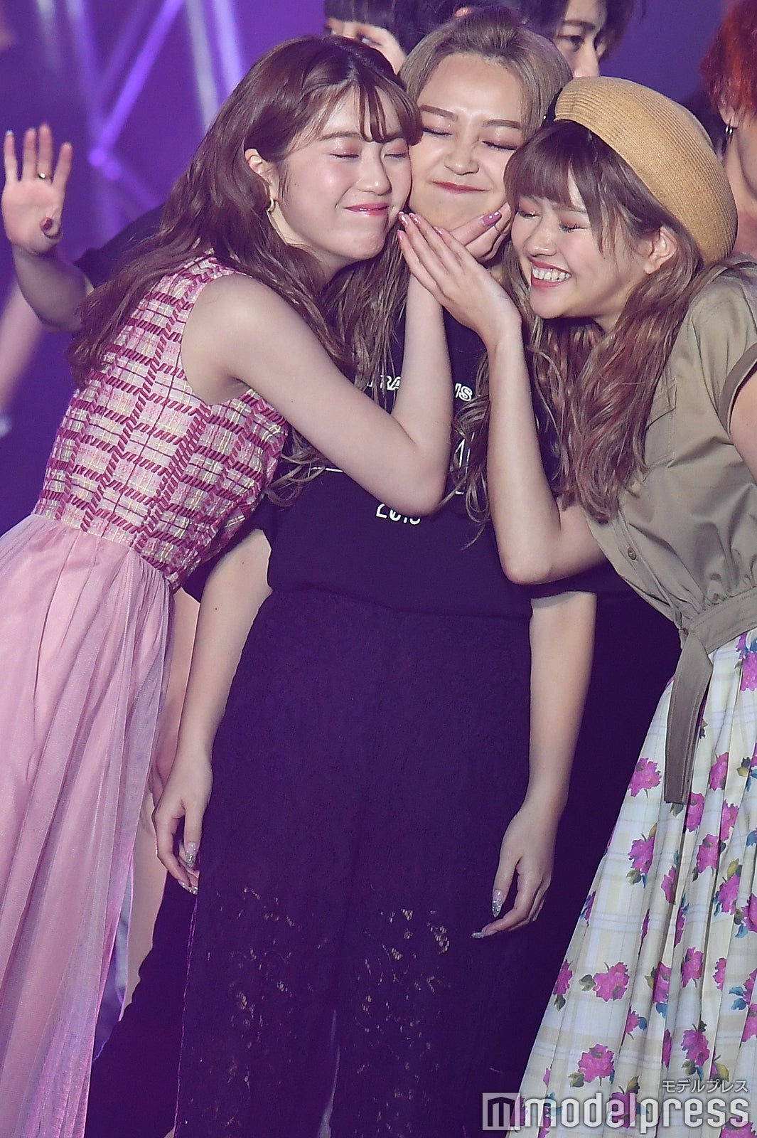 中野恵那、土屋怜菜、徳本夏恵（C）モデルプレス