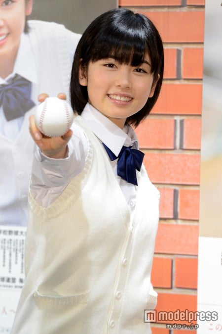 センバツ応援イメージキャラクターに任命された小芝風花