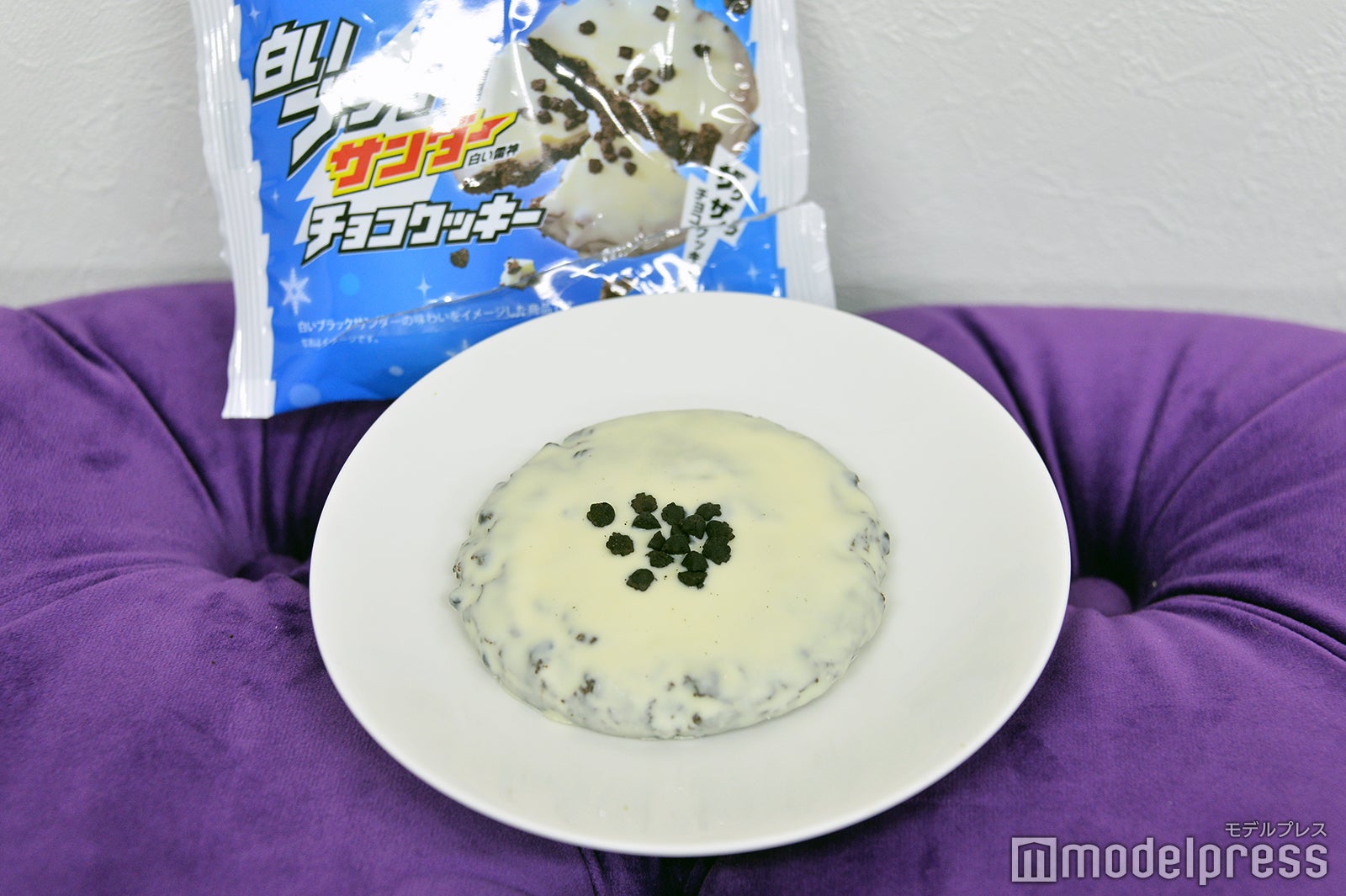 白いブラックサンダー チョコクッキー（C）モデルプレス