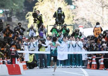 なぜ？史上初の箱根2度目3連覇の青学大・原監督が語る強さの秘けつは「寮」 寮母の妻・美穂さんが明かした内容とは