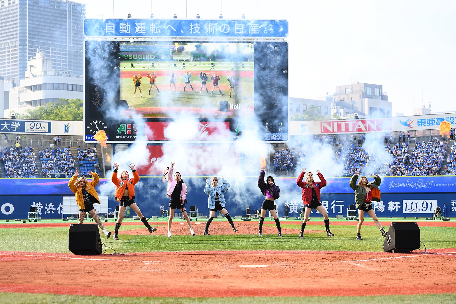 Happiness、ハマスタで新曲「POWER GIRLS」を生披露