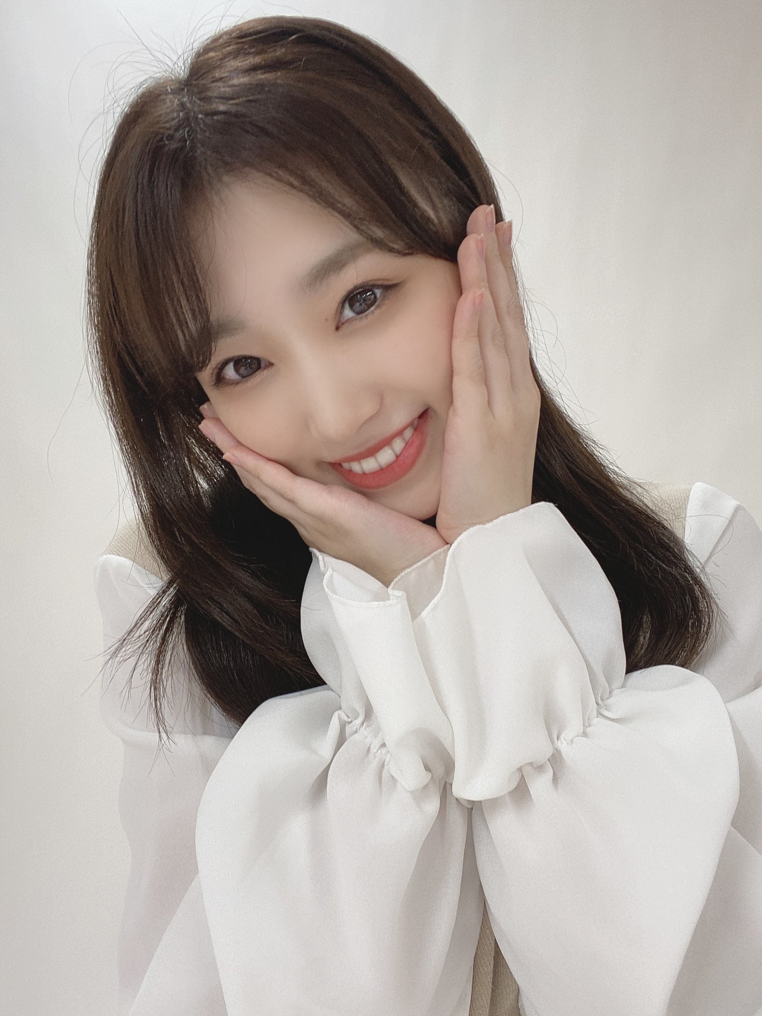 IZ*ONE活動終了の矢吹奈子、2年半ぶりSNS更新「HKT48に帰ってきました」