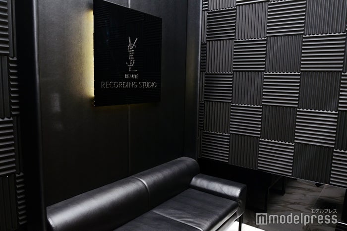 イヴ・サンローラン（C）ビューティーガール