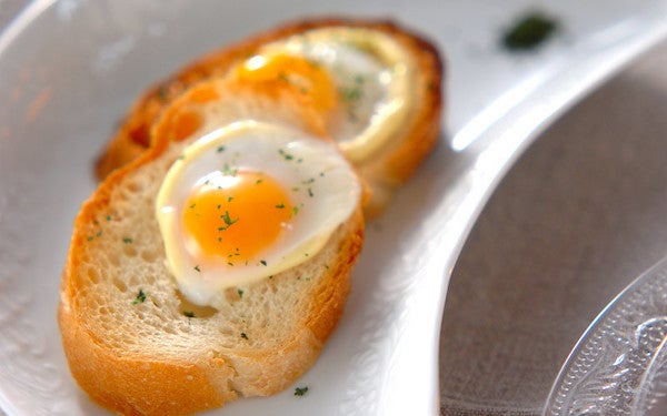 【天空の城ラピュタ】パズーの目玉焼きトーストのミニ版「ウズラマヨ玉トースト」