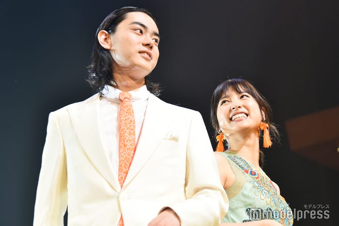 (左から)菅田将暉、土屋太鳳 (C)モデルプレス