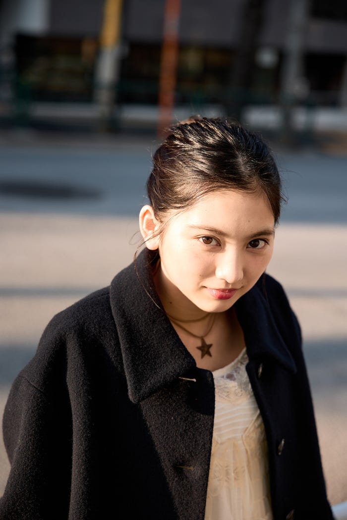 石田莉子/Photo:Kenta Yoshikai ・Stylist:Mei Aso・Make-up:大竹汐音
