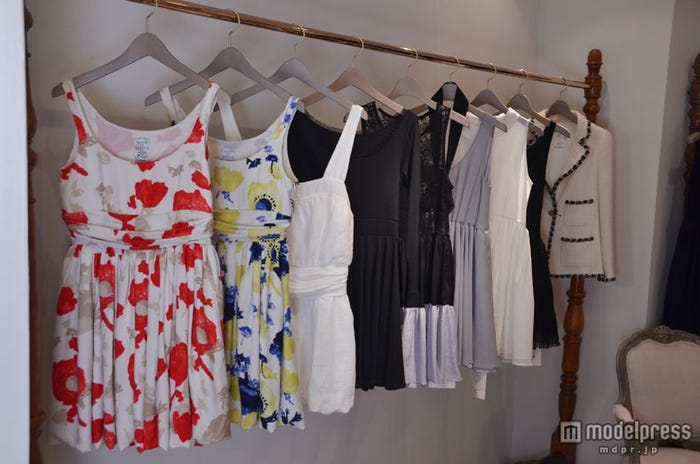 オリジナルブランド「Reefur(リーファー)」デイリーウェアライン。華やかなフラワープリントバルーンワンピースなど