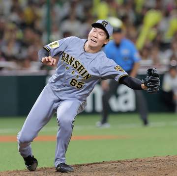 阪神・湯浅「右足首の捻挫」で離脱 11日ソフトバンク戦で負傷