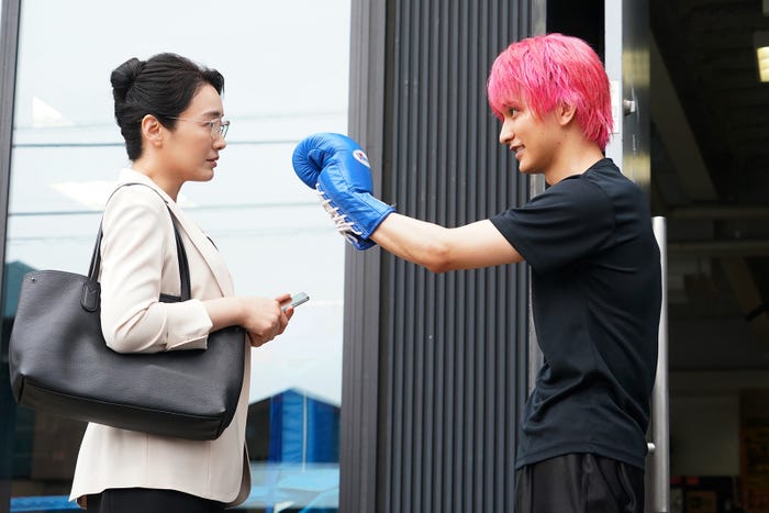 仲間由紀恵・瀬戸利樹/「偽装不倫」第4話より(C)日本テレビ